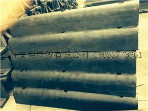 (D型)半圆型橡胶护舷