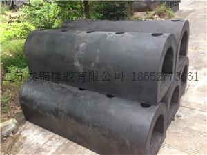  (D型)半圆型橡胶护舷