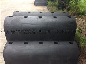  (D型)半圆型橡胶护舷